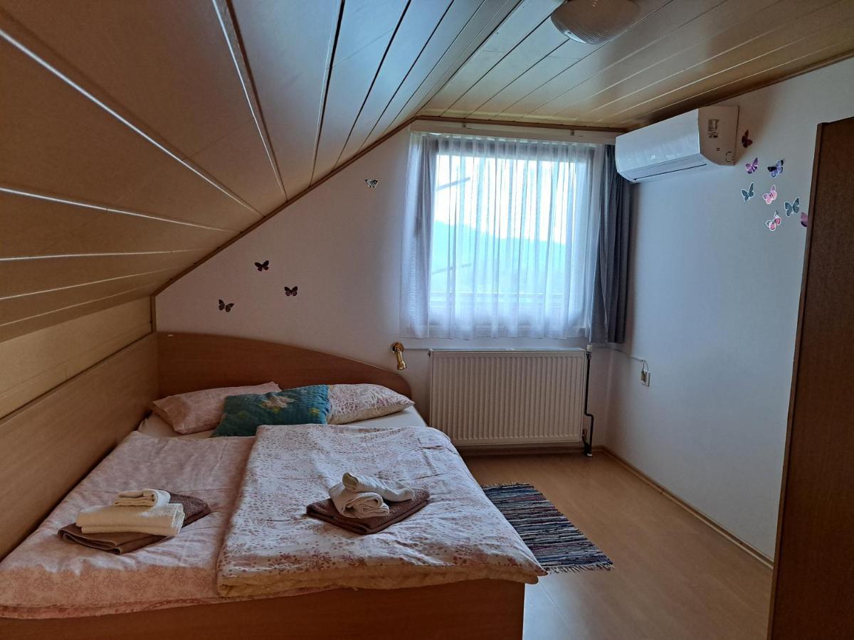 Getaway "At The Three Lights" Villa Sevnica Exteriör bild